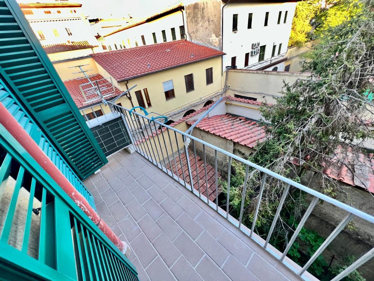 Relax & Design A Pochi Passi Dalla Stazione Флоренция Экстерьер фото